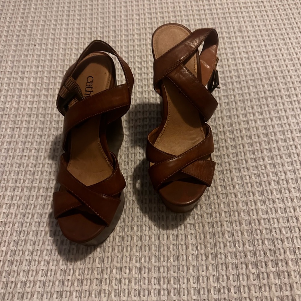 Brown leather wedge by Cathy Jean